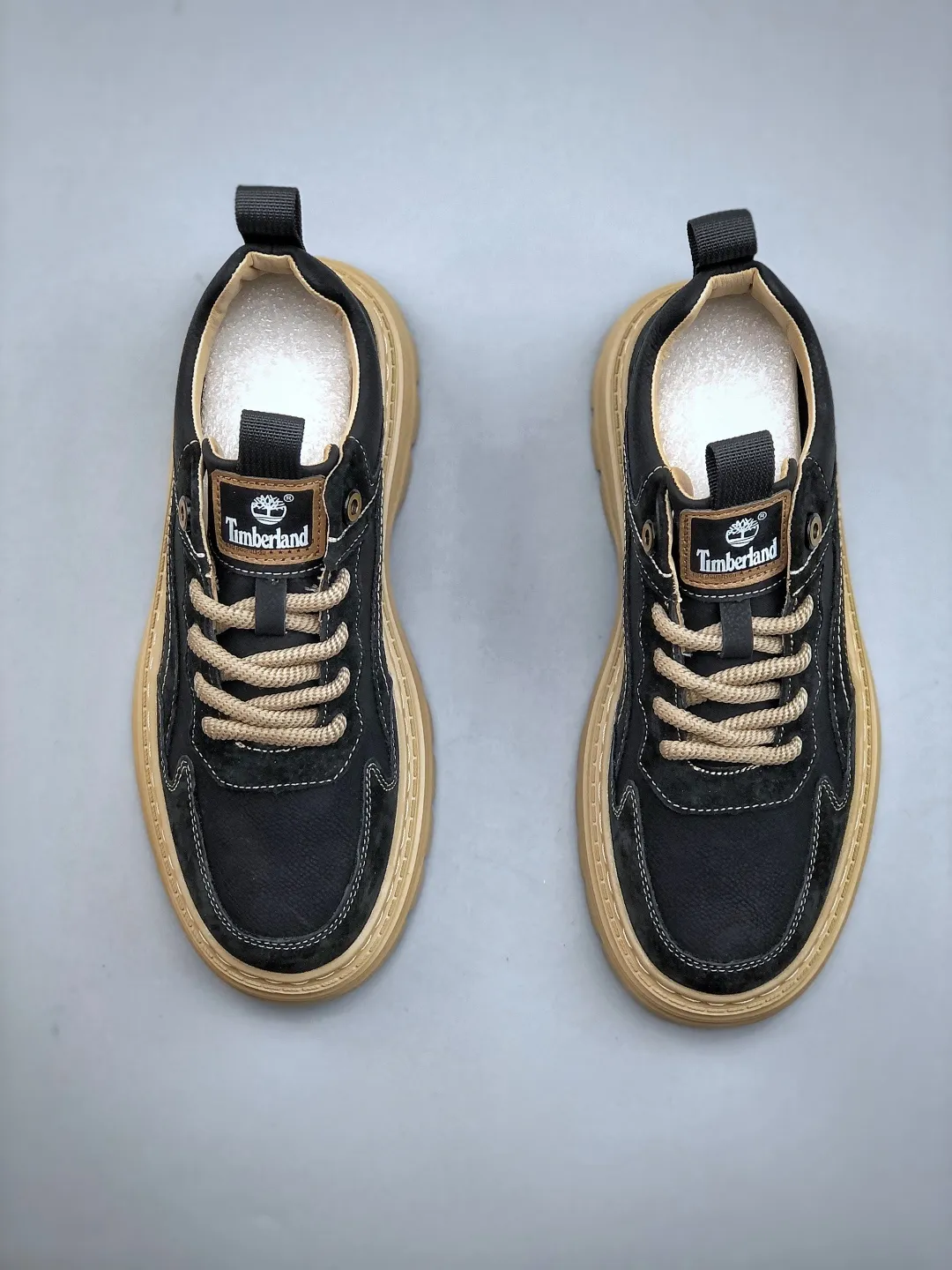 Local pick-up 520💰 Support store Timberland Outdoor leisure series Produced by a large factory in Guangdong New process upgrade Original box original packaging The fabric is made of Italian quality and durable, a must-have for men who are not handsome Size: 39-44